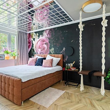 Secret Garden Apartment Warsaw Exterior photo